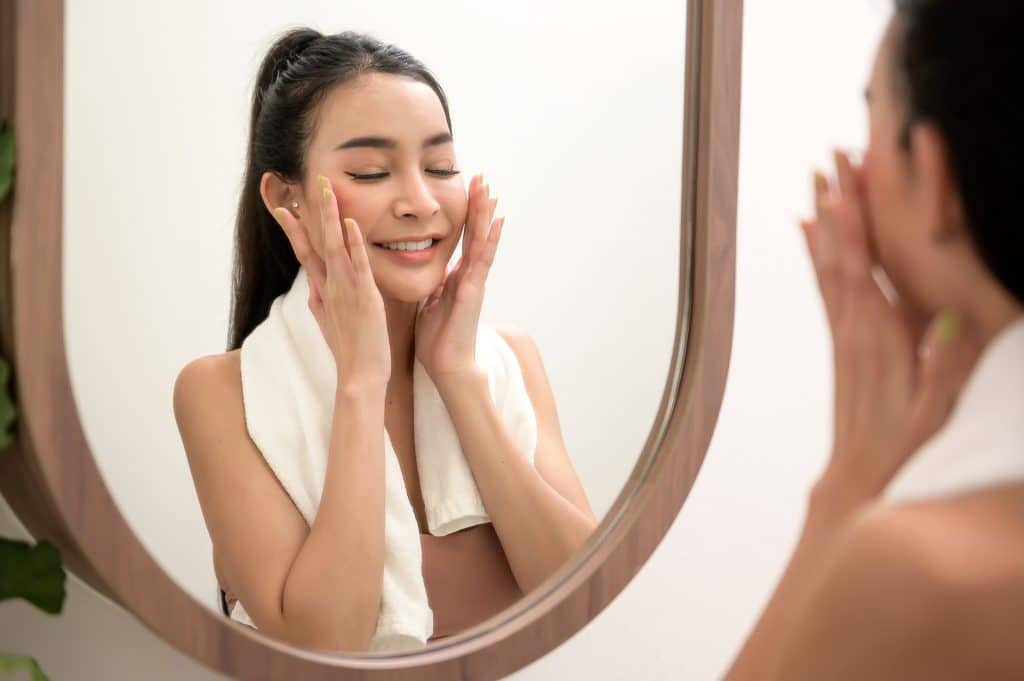 Evening Skincare Routine for Brighter Skin: 5 Steps to 2025 Radiance