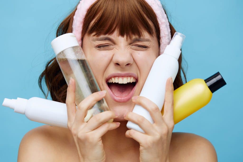 Hydrating Serums vs. Moisturizers: 24-Hour Hydration Battle