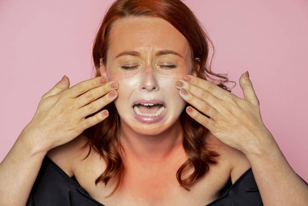 Sensitive Skin Skincare: 6-Step Guide to Reduce Redness