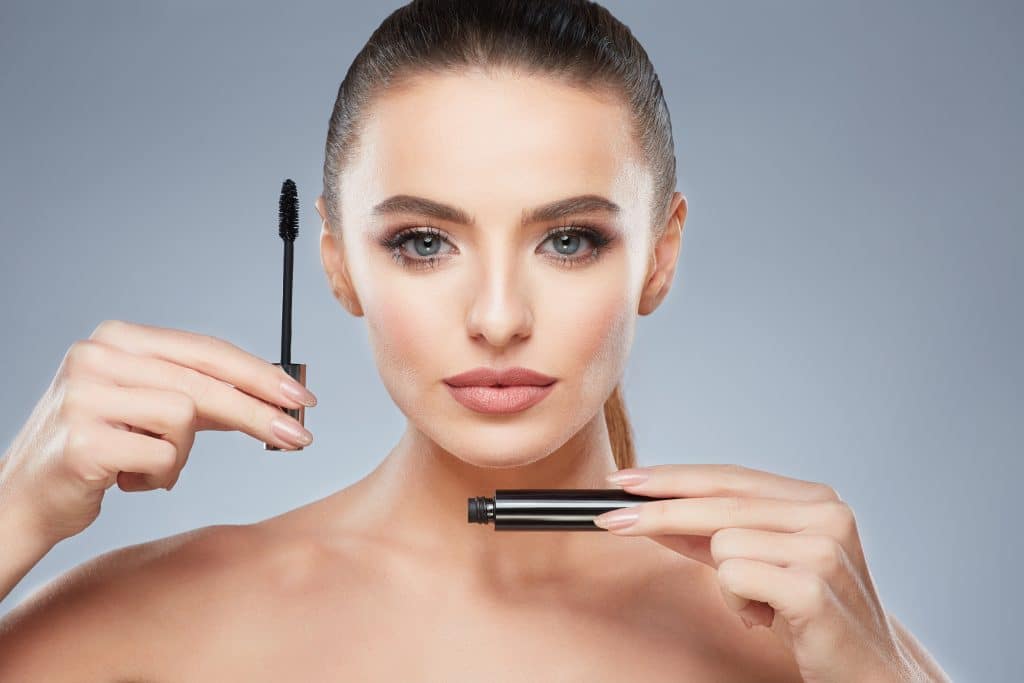 2025 Waterproof Mascara: Latest Innovations & Trends