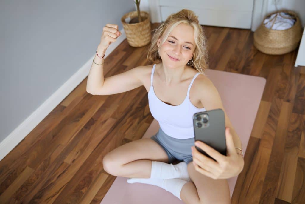 Expert Tips: 8 Best Practices for Positive Body Image in the Digital Age